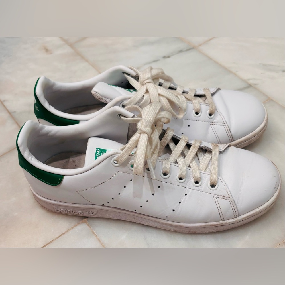 Original Stan Smith Adidas White/Green Sneakers. Size 9